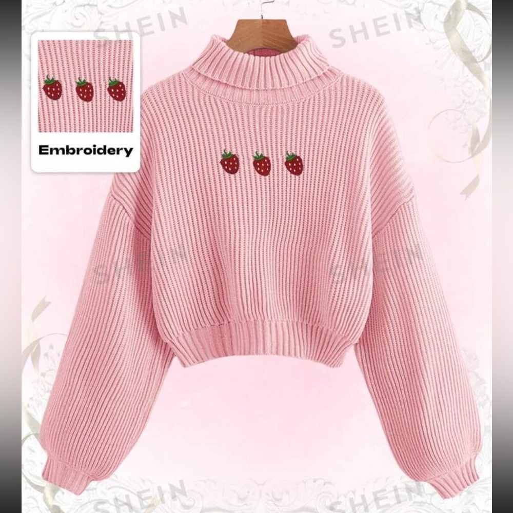 Pink colored strawberry cropped sweater 🍓🩷